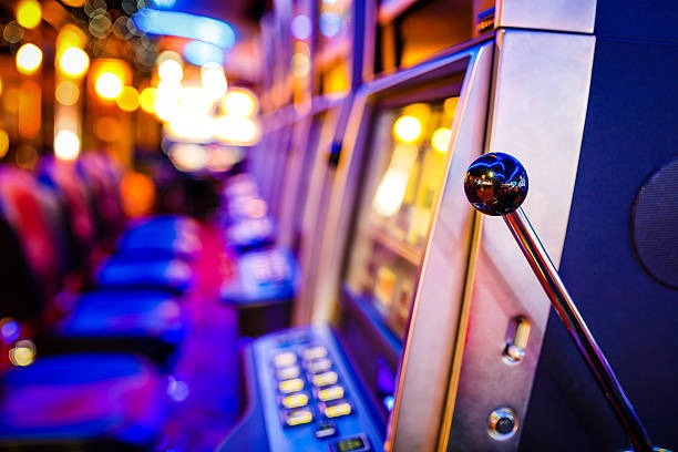 Fa Cai Shen Deluxe game interface showing five reels and paytable on sinslot login